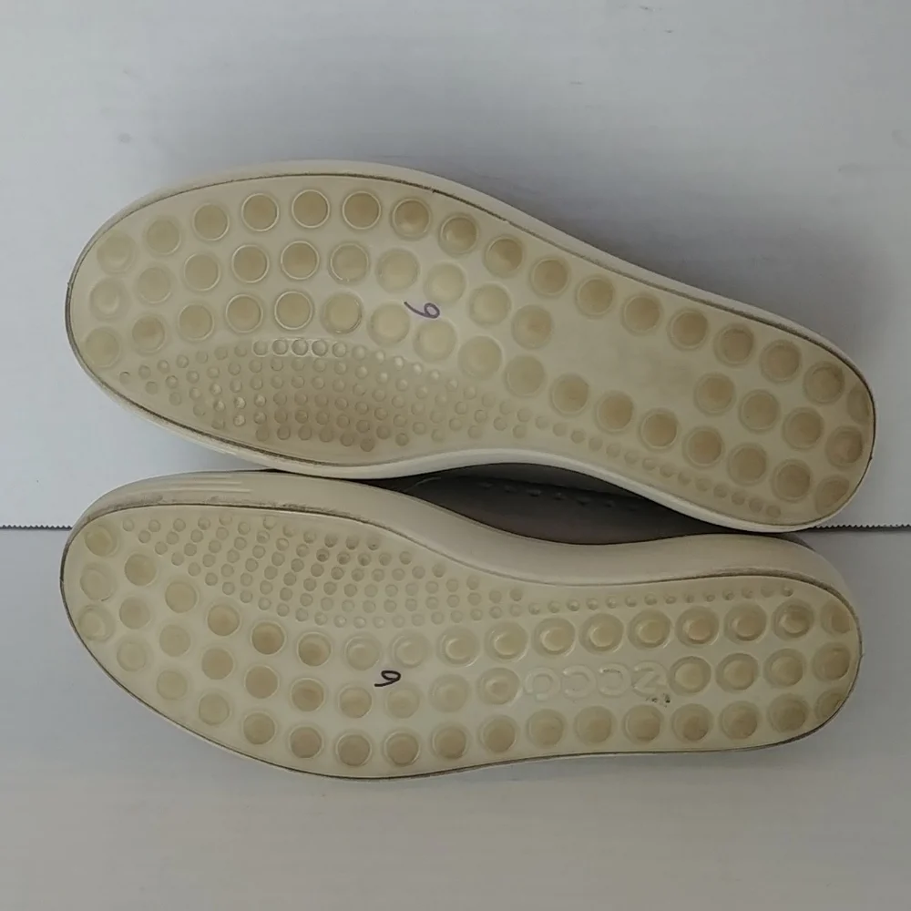 Ecco Bootie Size 5 Laser‎ Cut Sneaker Stone Metallic Leather Sneaker